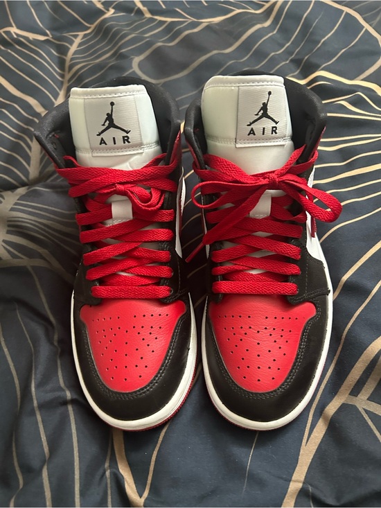 Other - Nile air Jordan’s mids 1 EA red laces